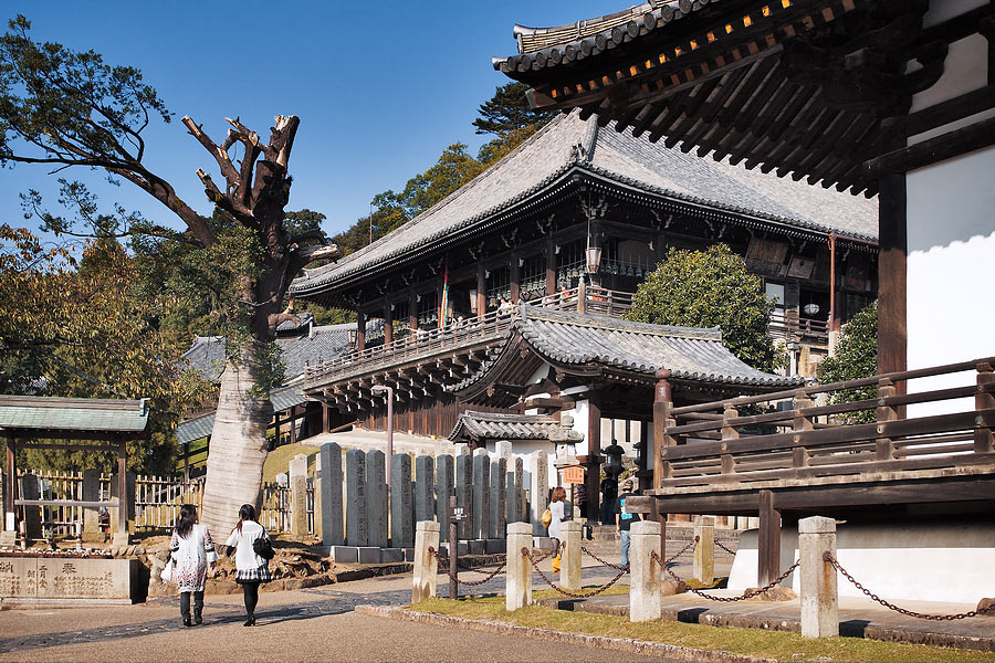 Nara - Nigatsu-do temple